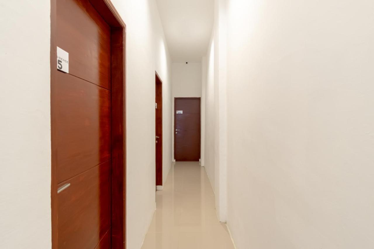 Urbanview Os Residence Medan By Reddoorz Exteriör bild