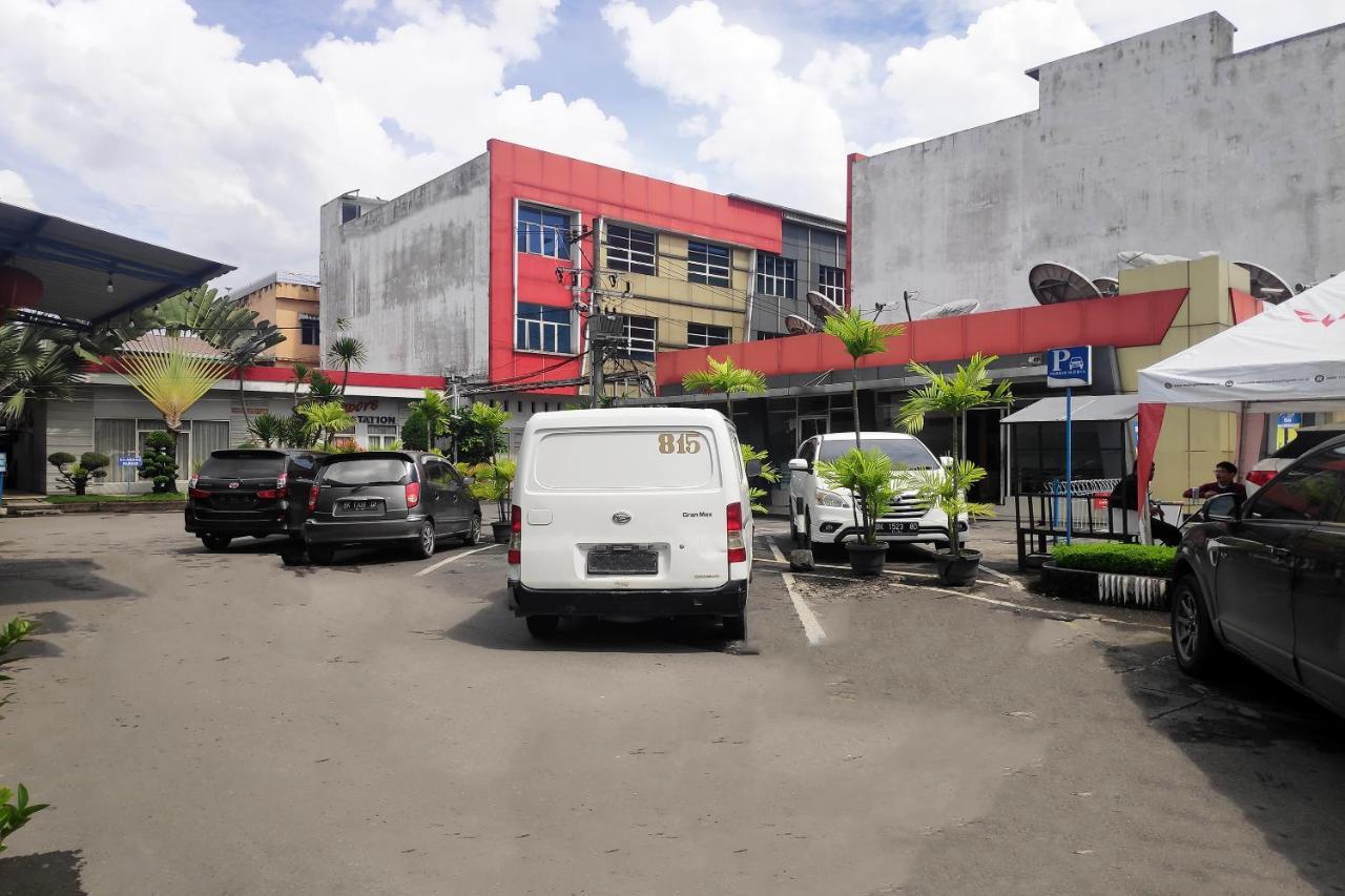 Urbanview Os Residence Medan By Reddoorz Exteriör bild